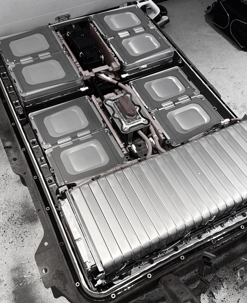 Automotive battery pack prepared for second-life assessment